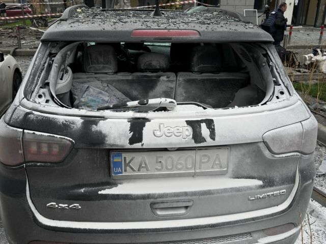 Черный Джип Компас, объемом двигателя 2.4 л и пробегом 117 тыс. км за 5000 $, фото 3 на Automoto.ua