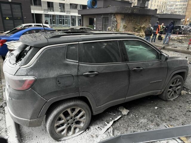 Черный Джип Компас, объемом двигателя 2.4 л и пробегом 117 тыс. км за 5000 $, фото 2 на Automoto.ua