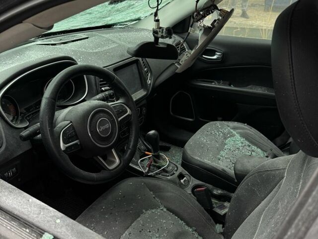 Черный Джип Компас, объемом двигателя 2.4 л и пробегом 117 тыс. км за 5000 $, фото 4 на Automoto.ua