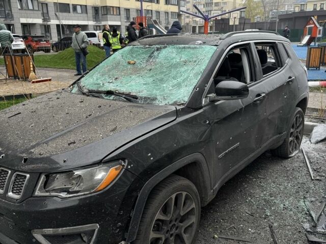 Черный Джип Компас, объемом двигателя 2.4 л и пробегом 117 тыс. км за 5000 $, фото 1 на Automoto.ua