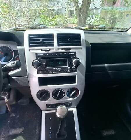 Чорний Джип Compass, об'ємом двигуна 2.4 л та пробігом 255 тис. км за 6000 $, фото 5 на Automoto.ua