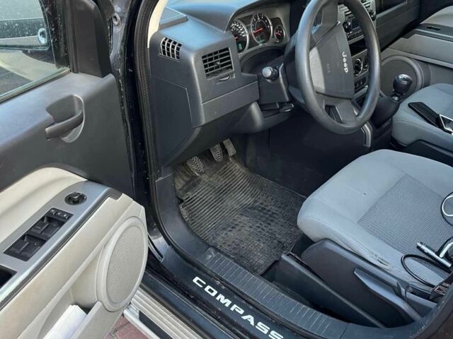 Чорний Джип Compass, об'ємом двигуна 2 л та пробігом 309 тис. км за 3500 $, фото 4 на Automoto.ua