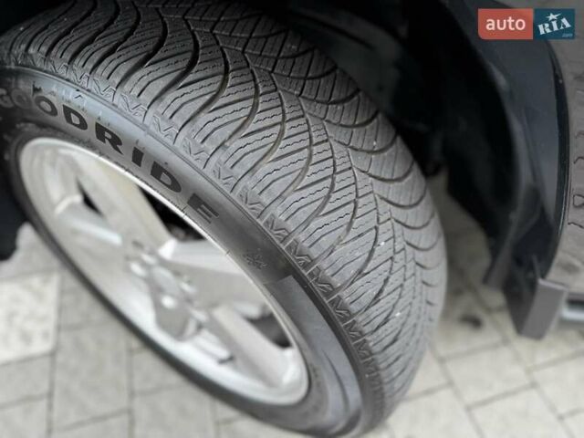 Чорний Джип Compass, об'ємом двигуна 2.4 л та пробігом 230 тис. км за 7550 $, фото 24 на Automoto.ua