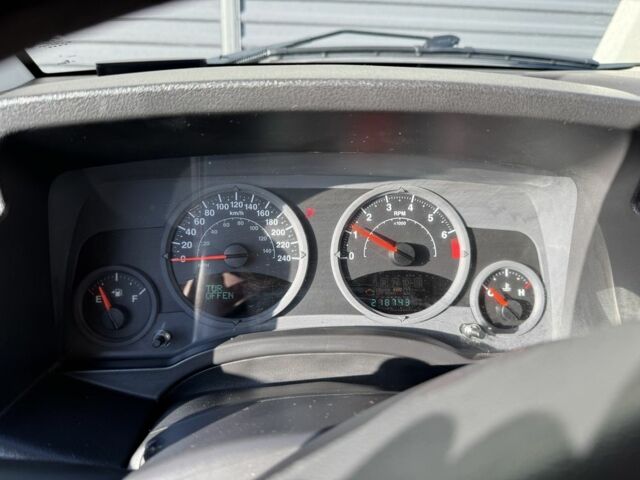 Черный Джип Компас, объемом двигателя 2.4 л и пробегом 218 тыс. км за 4500 $, фото 5 на Automoto.ua