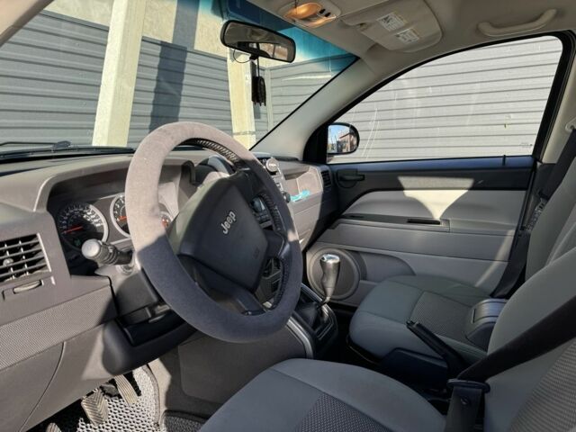 Черный Джип Компас, объемом двигателя 2.4 л и пробегом 218 тыс. км за 4500 $, фото 3 на Automoto.ua