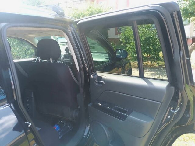 Черный Джип Компас, объемом двигателя 2 л и пробегом 210 тыс. км за 9000 $, фото 6 на Automoto.ua