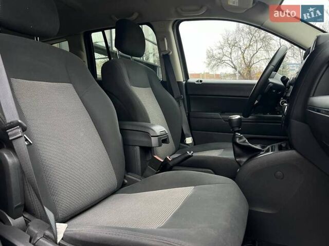 Чорний Джип Compass, об'ємом двигуна 2.14 л та пробігом 185 тис. км за 10900 $, фото 9 на Automoto.ua