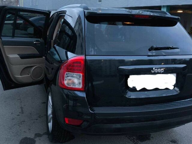 Чорний Джип Compass, об'ємом двигуна 2.4 л та пробігом 196 тис. км за 9300 $, фото 4 на Automoto.ua