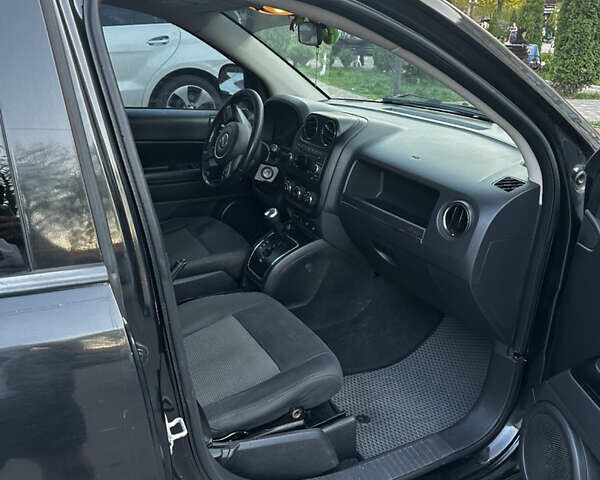 Чорний Джип Compass, об'ємом двигуна 2.36 л та пробігом 175 тис. км за 9000 $, фото 6 на Automoto.ua