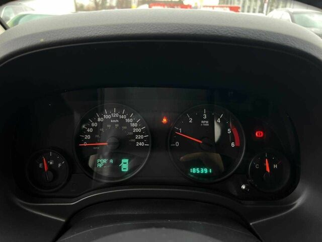 Черный Джип Компас, объемом двигателя 2.2 л и пробегом 185 тыс. км за 10900 $, фото 16 на Automoto.ua