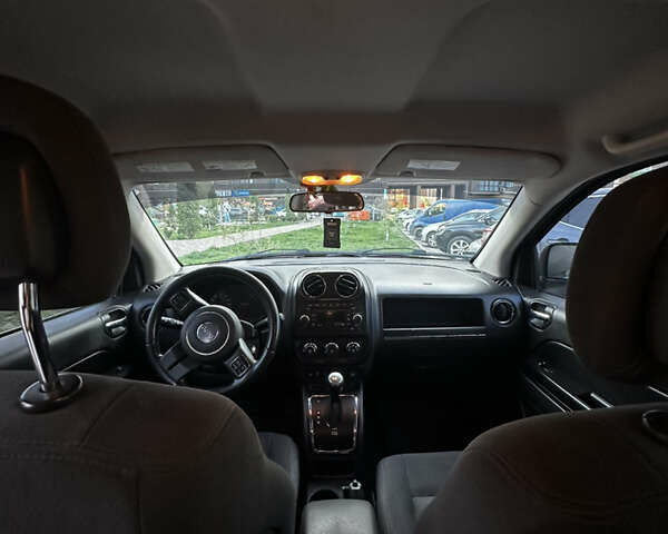 Чорний Джип Compass, об'ємом двигуна 2.36 л та пробігом 175 тис. км за 9000 $, фото 11 на Automoto.ua