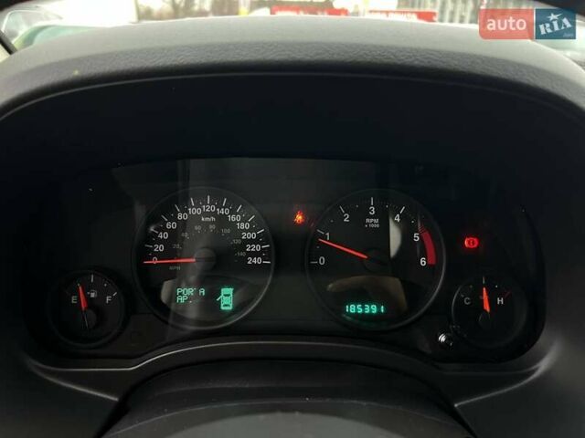 Чорний Джип Compass, об'ємом двигуна 2.14 л та пробігом 185 тис. км за 10900 $, фото 16 на Automoto.ua