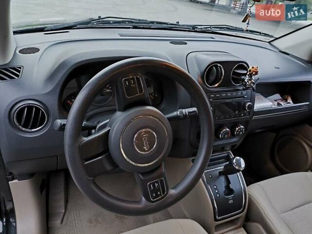 Черный Джип Компас, объемом двигателя 2.36 л и пробегом 195 тыс. км за 13000 $, фото 9 на Automoto.ua