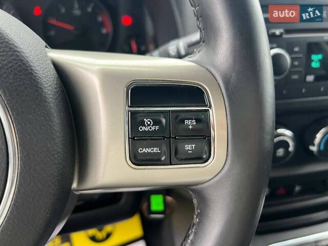 Чорний Джип Compass, об'ємом двигуна 2.14 л та пробігом 185 тис. км за 10900 $, фото 18 на Automoto.ua