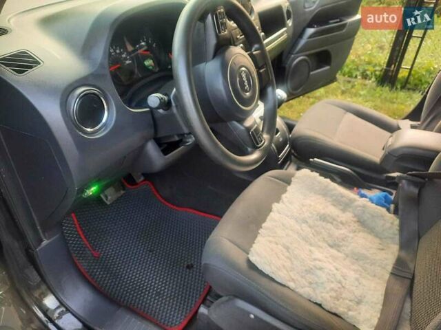 Черный Джип Компас, объемом двигателя 2 л и пробегом 250 тыс. км за 8500 $, фото 7 на Automoto.ua