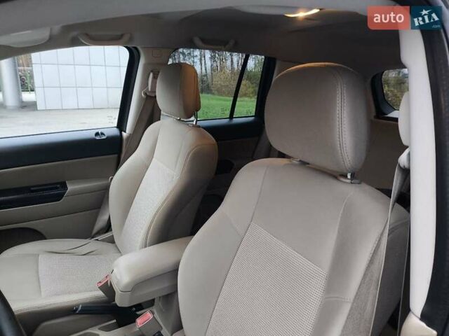 Черный Джип Компас, объемом двигателя 2.36 л и пробегом 195 тыс. км за 13000 $, фото 8 на Automoto.ua