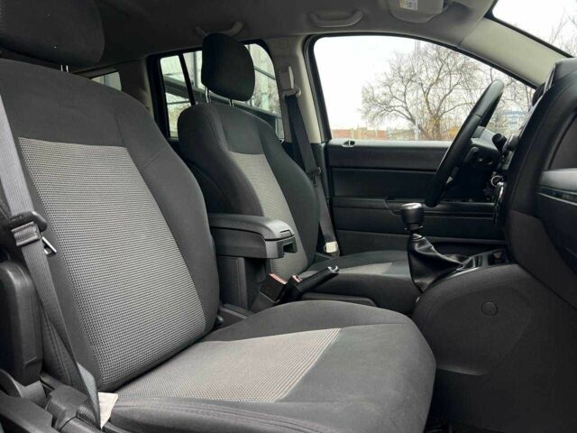 Черный Джип Компас, объемом двигателя 2.2 л и пробегом 185 тыс. км за 10900 $, фото 9 на Automoto.ua