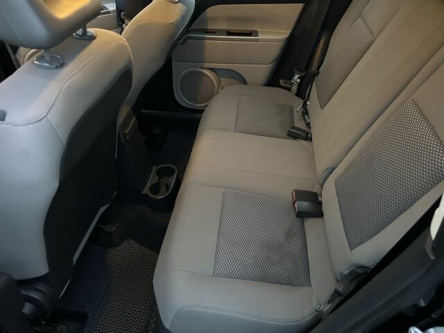 Черный Джип Компас, объемом двигателя 2.4 л и пробегом 219 тыс. км за 3550 $, фото 9 на Automoto.ua