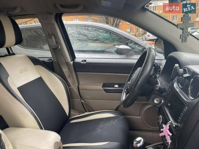 Черный Джип Компас, объемом двигателя 2.36 л и пробегом 311 тыс. км за 9670 $, фото 1 на Automoto.ua