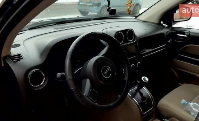 Черный Джип Компас, объемом двигателя 2.36 л и пробегом 311 тыс. км за 9670 $, фото 6 на Automoto.ua