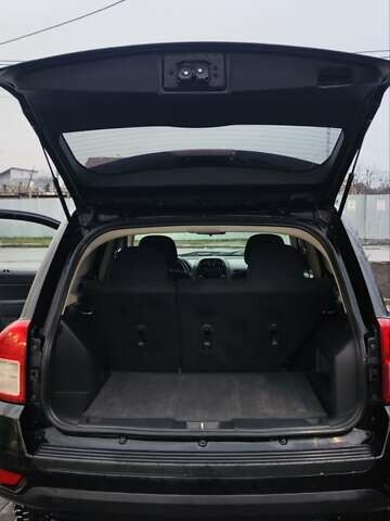 Черный Джип Компас, объемом двигателя 2.36 л и пробегом 192 тыс. км за 8900 $, фото 5 на Automoto.ua