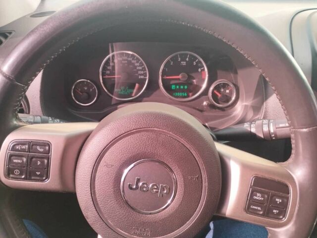 Джип Compass 2012 у Дніпро (Дніпропетровську) на Automoto.ua Чорний Джип Compass, об'ємом двигуна 2.4 л та пробігом 130 тис. км за 7900 $, фото 12 на Automoto.ua