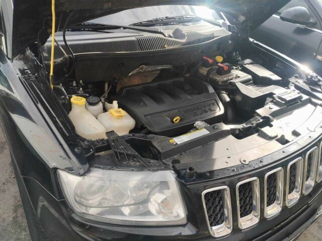 Черный Джип Компас, объемом двигателя 2.4 л и пробегом 130 тыс. км за 7700 $, фото 6 на Automoto.ua