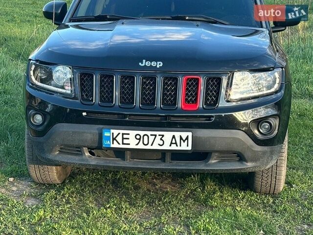 Черный Джип Компас, объемом двигателя 2 л и пробегом 160 тыс. км за 10400 $, фото 3 на Automoto.ua