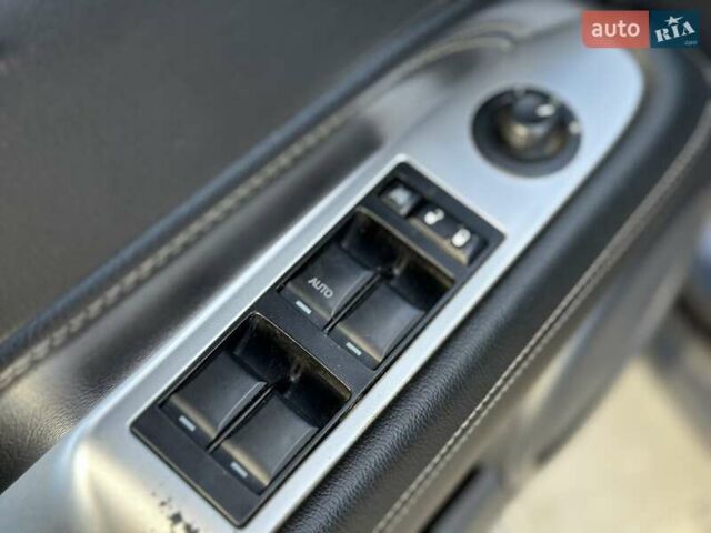 Черный Джип Компас, объемом двигателя 2.36 л и пробегом 266 тыс. км за 10990 $, фото 15 на Automoto.ua