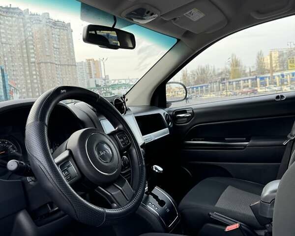 Черный Джип Компас, объемом двигателя 2.36 л и пробегом 160 тыс. км за 11000 $, фото 8 на Automoto.ua