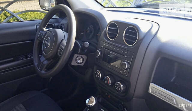 Чорний Джип Compass, об'ємом двигуна 2.4 л та пробігом 154 тис. км за 11300 $, фото 5 на Automoto.ua