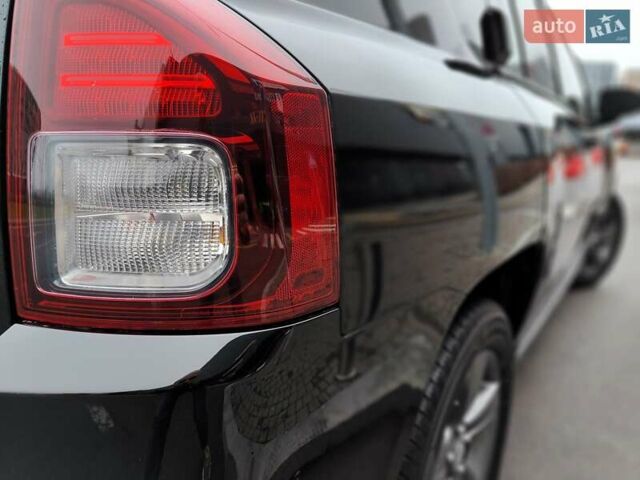 Чорний Джип Compass, об'ємом двигуна 2.4 л та пробігом 115 тис. км за 8990 $, фото 19 на Automoto.ua
