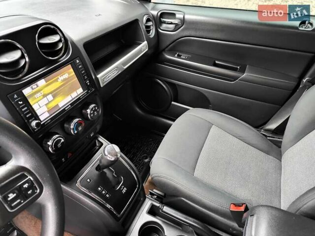 Чорний Джип Compass, об'ємом двигуна 2.4 л та пробігом 115 тис. км за 8990 $, фото 37 на Automoto.ua