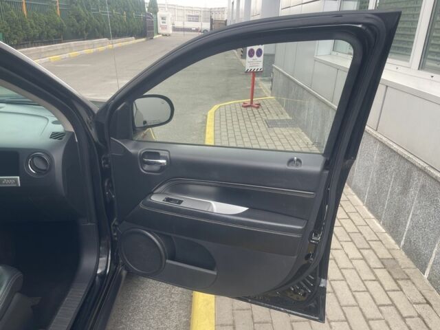 Черный Джип Компас, объемом двигателя 2.4 л и пробегом 180 тыс. км за 11200 $, фото 13 на Automoto.ua