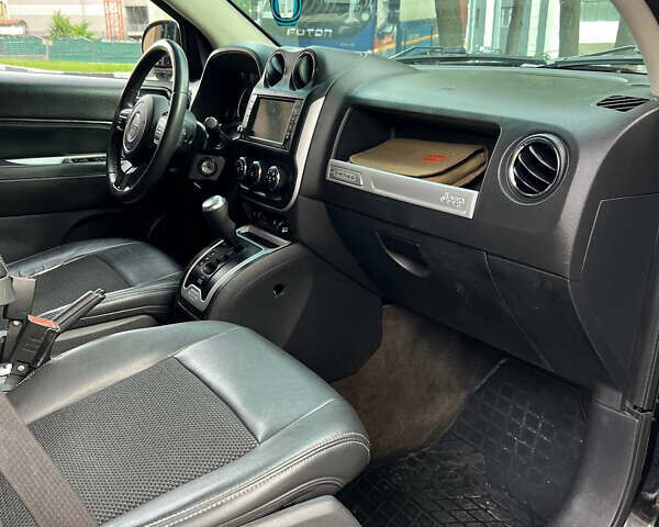 Черный Джип Компас, объемом двигателя 2.36 л и пробегом 195 тыс. км за 7850 $, фото 11 на Automoto.ua