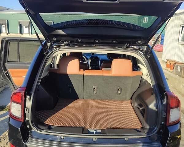Чорний Джип Compass, об'ємом двигуна 2.36 л та пробігом 164 тис. км за 8300 $, фото 18 на Automoto.ua