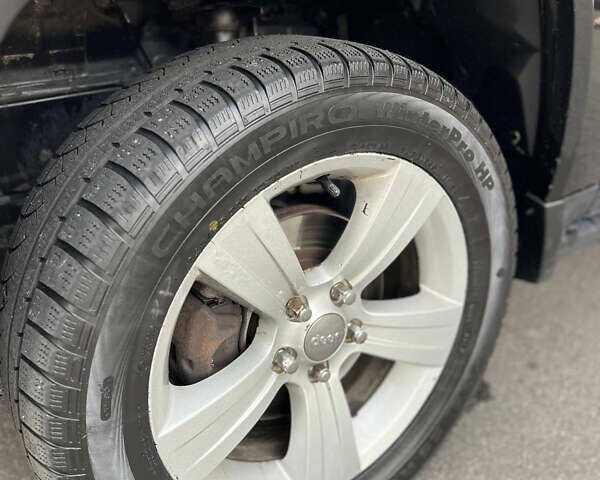 Черный Джип Компас, объемом двигателя 2.36 л и пробегом 195 тыс. км за 7850 $, фото 9 на Automoto.ua