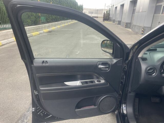 Черный Джип Компас, объемом двигателя 2.4 л и пробегом 180 тыс. км за 11200 $, фото 15 на Automoto.ua