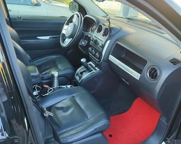 Чорний Джип Compass, об'ємом двигуна 2 л та пробігом 257 тис. км за 10000 $, фото 3 на Automoto.ua