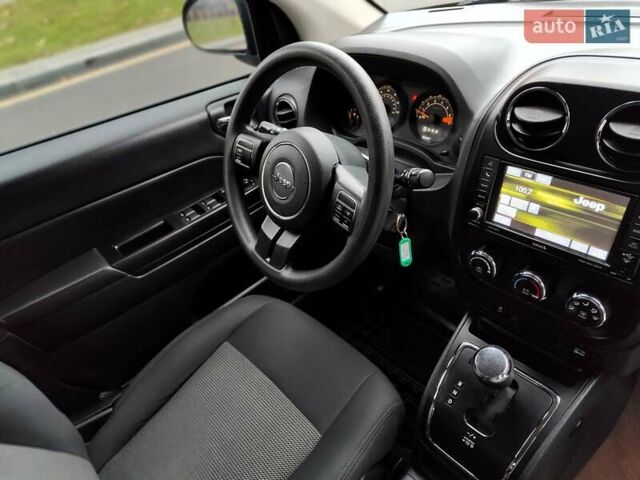 Чорний Джип Compass, об'ємом двигуна 2.4 л та пробігом 115 тис. км за 8990 $, фото 52 на Automoto.ua