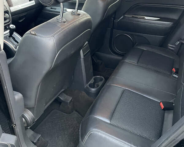 Черный Джип Компас, объемом двигателя 2.36 л и пробегом 120 тыс. км за 9000 $, фото 3 на Automoto.ua