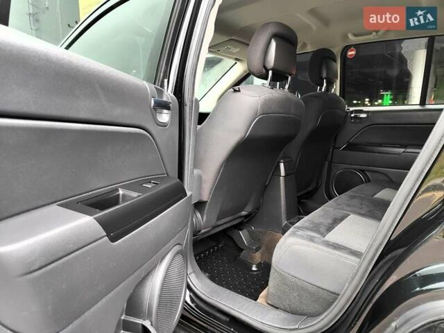 Чорний Джип Compass, об'ємом двигуна 2.4 л та пробігом 115 тис. км за 8990 $, фото 42 на Automoto.ua