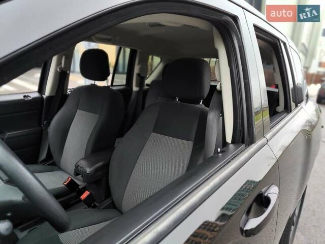Чорний Джип Compass, об'ємом двигуна 2.4 л та пробігом 115 тис. км за 8990 $, фото 4 на Automoto.ua