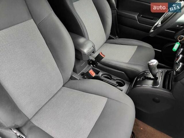 Чорний Джип Compass, об'ємом двигуна 2.4 л та пробігом 115 тис. км за 8990 $, фото 54 на Automoto.ua