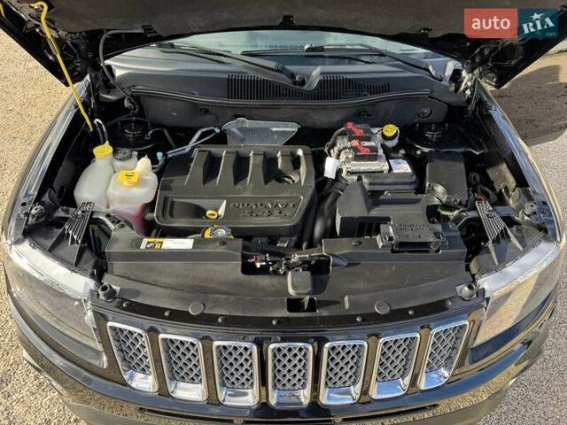 Джип Compass 2015 у Радивилове на Automoto.ua Чорний Джип Compass, об'ємом двигуна 2.36 л та пробігом 150 тис. км за 10300 $, фото 25 на Automoto.ua