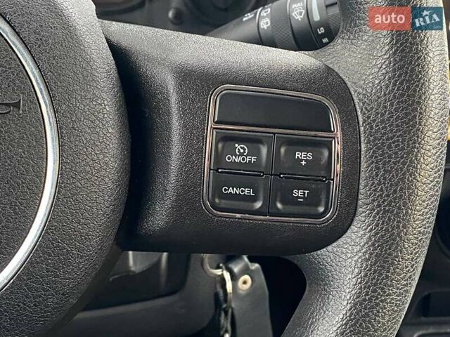 Чорний Джип Compass, об'ємом двигуна 2 л та пробігом 133 тис. км за 10290 $, фото 17 на Automoto.ua