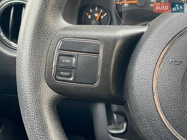 Чорний Джип Compass, об'ємом двигуна 2 л та пробігом 133 тис. км за 10290 $, фото 15 на Automoto.ua