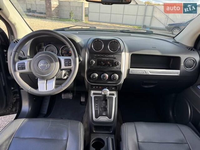 Джип Compass 2015 у Радивилове на Automoto.ua Чорний Джип Compass, об'ємом двигуна 2.36 л та пробігом 150 тис. км за 10300 $, фото 14 на Automoto.ua