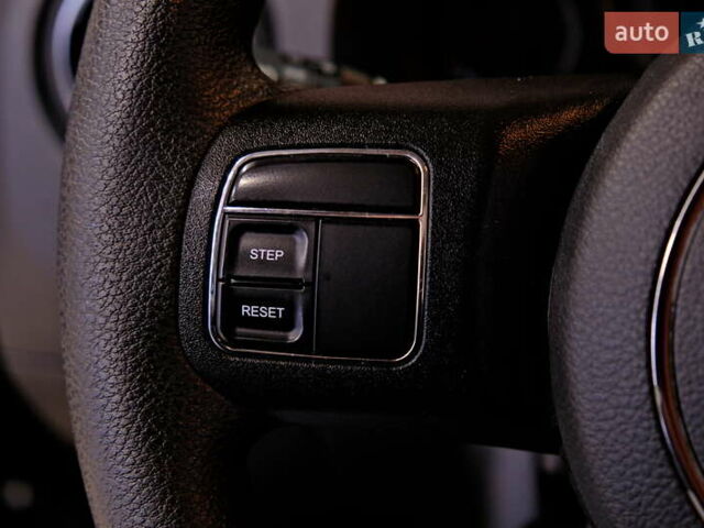 Черный Джип Компас, объемом двигателя 2.36 л и пробегом 121 тыс. км за 9900 $, фото 17 на Automoto.ua