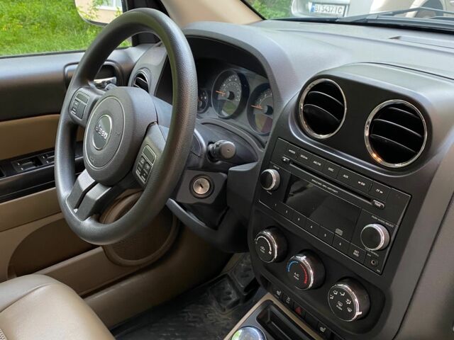 Чорний Джип Compass, об'ємом двигуна 2 л та пробігом 133 тис. км за 10000 $, фото 4 на Automoto.ua